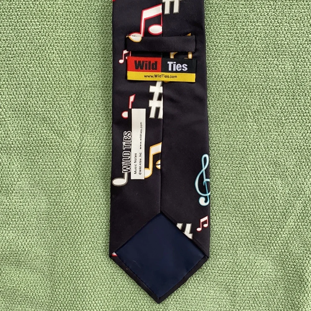 Mens Tie -Music Notes - Unisex NWOT